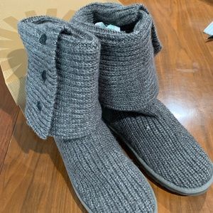 UGG classic w/ Cardy boots